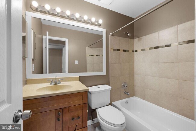 Building Photo - 10326 Colony Park Dr