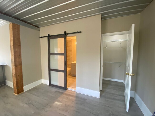 Building Photo - 323 The Plaza