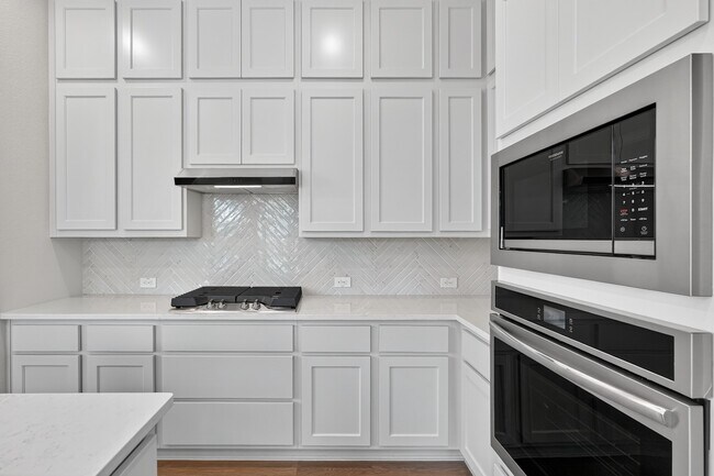 Building Photo - 304 Fields Ln