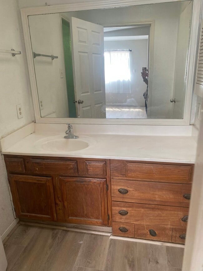 Building Photo - 6418 Gladewell Dr