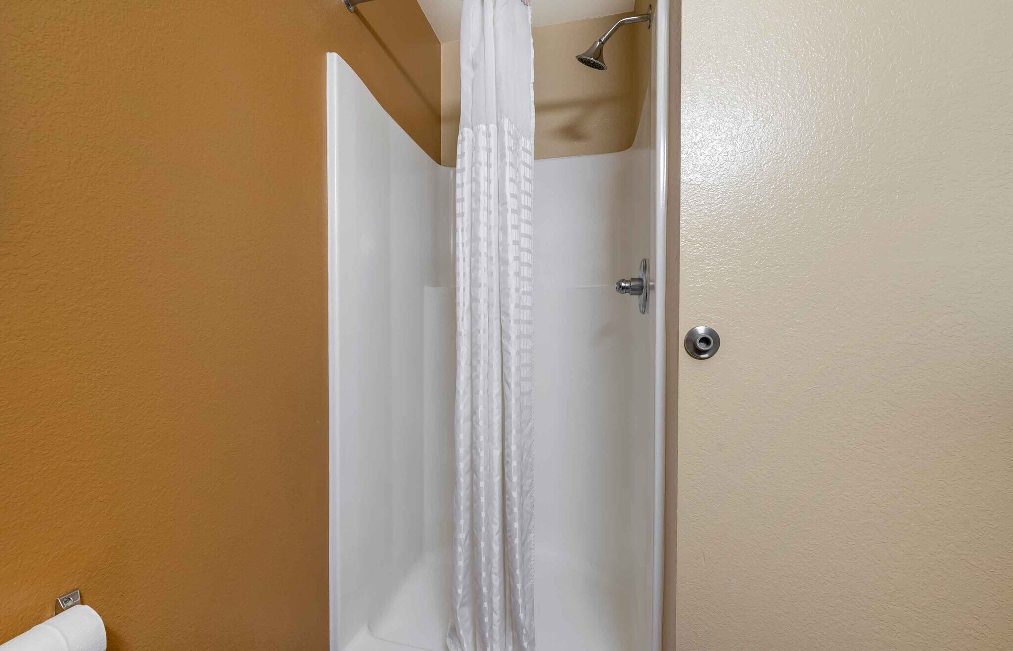 Building Photo - Furnished Studio-Cincinnati - Blue Ash - Kenwood Road