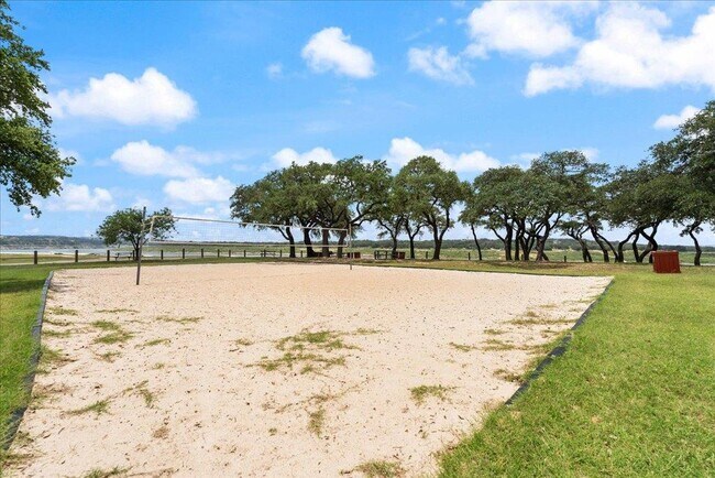 Building Photo - 5800 Clubhouse Dr