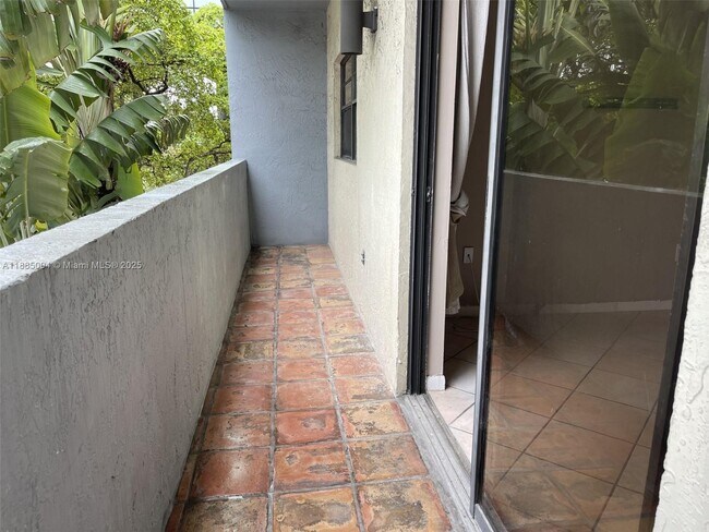 Primary Photo - 1250 Lincoln Rd