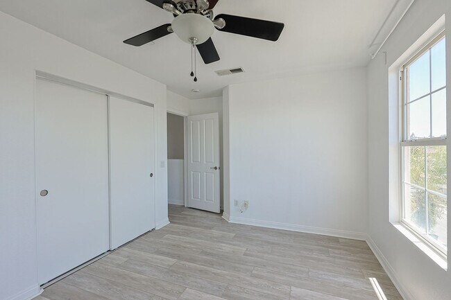 Building Photo - La Mesa 2BR + Office Room Townhome-Style Condo with 2-Car Garage Parking
