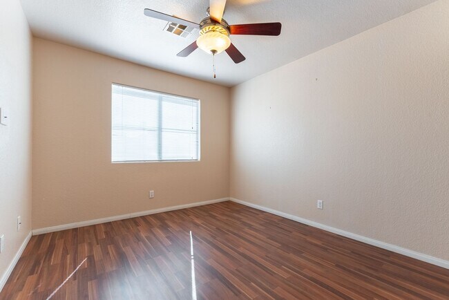 Building Photo - 4-Bed Green Valley Home with Private Pool ...