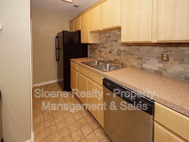Building Photo - 352 Sandpiper Dr