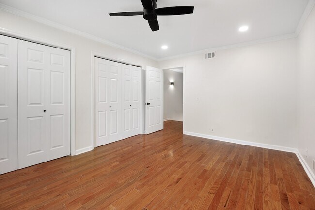 Building Photo - 2116 Hobbs Rd