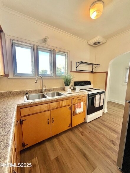 Building Photo - 531 E Taylor St