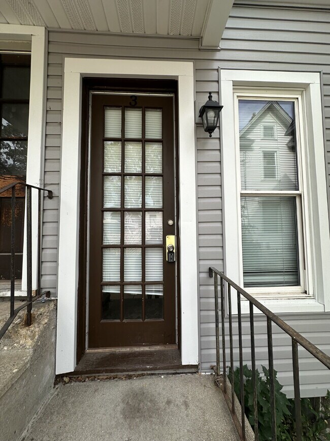 Primary Photo - 747 Parker Ave