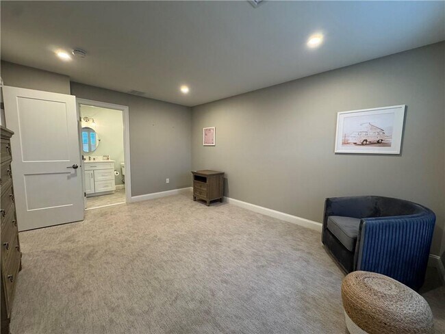 Building Photo - 25 Franklin Rd