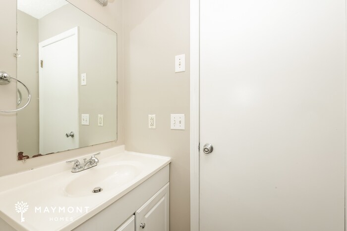 Building Photo - 103 Kentwell Dr