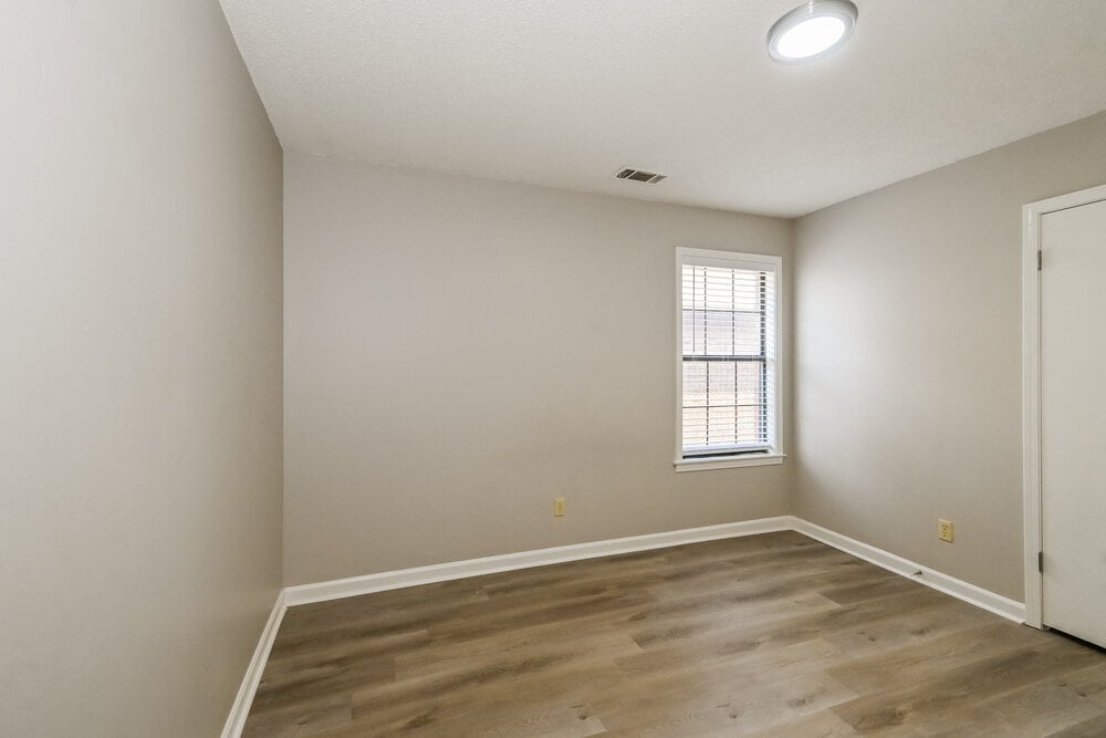 Building Photo - 7786 Hickory Meadow Rd