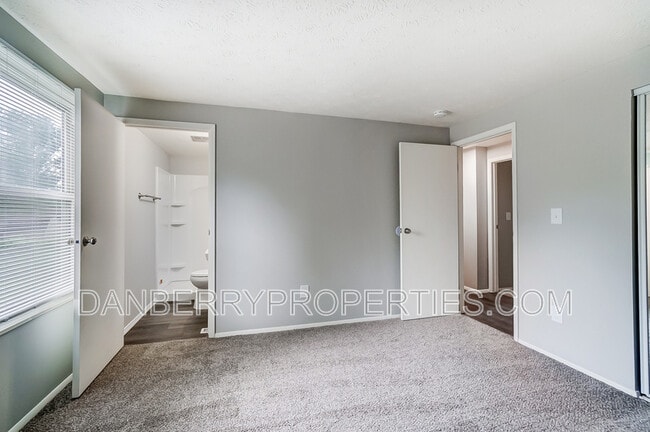 Building Photo - 3539 Turret Green Dr