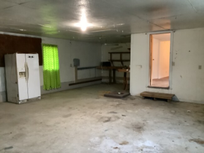 Building Photo - 9590 SW McAdoo Rd