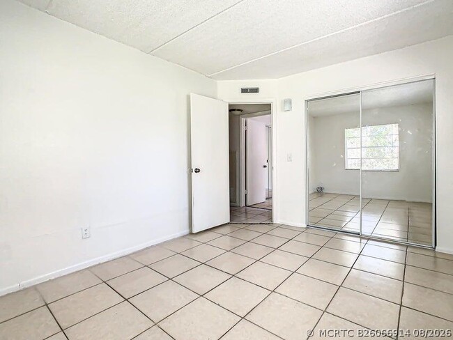 Building Photo - 714 Michigan Ct