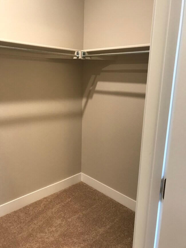 Closet 1 - 14341 E Tennessee Ave