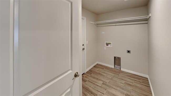 Building Photo - 5317 Malpaso Crk Dr