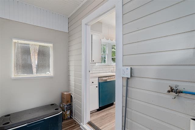 Building Photo - 653 College St