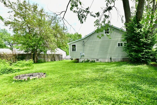 Building Photo - 3550 Eisenhower Dr