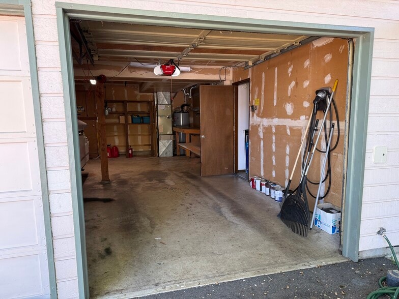 Garage - 12717 SE 22nd Ave