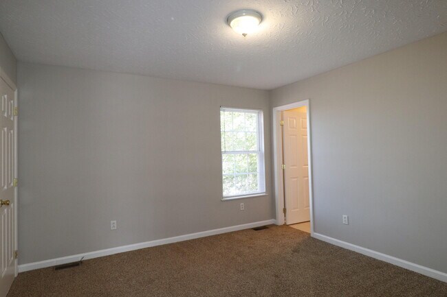 Building Photo - 620 Miles Rd
