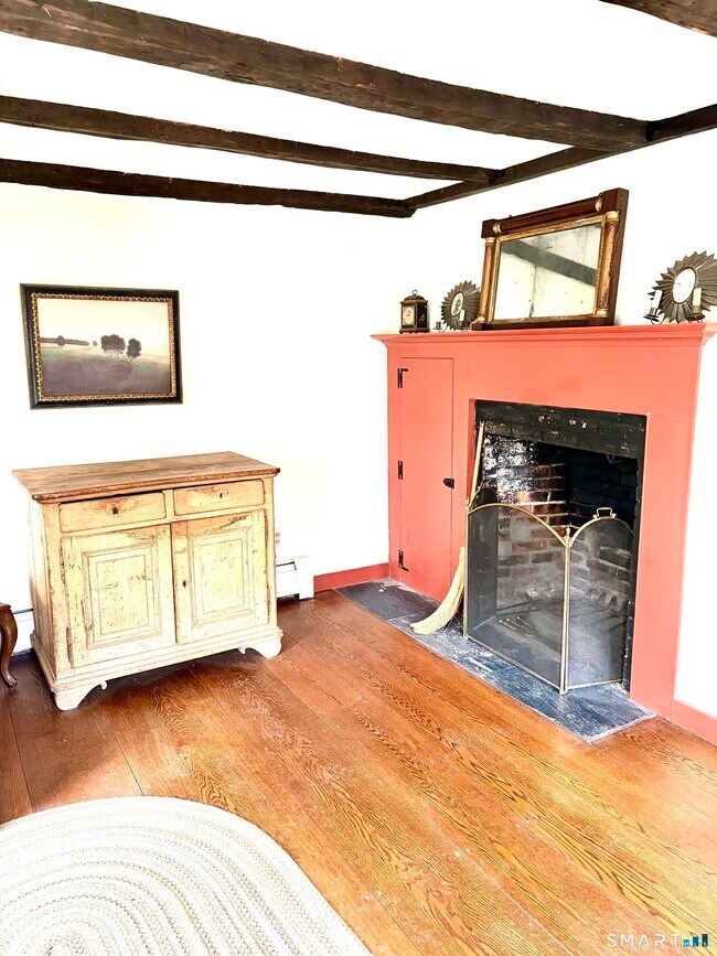 Building Photo - 310 Valley Rd