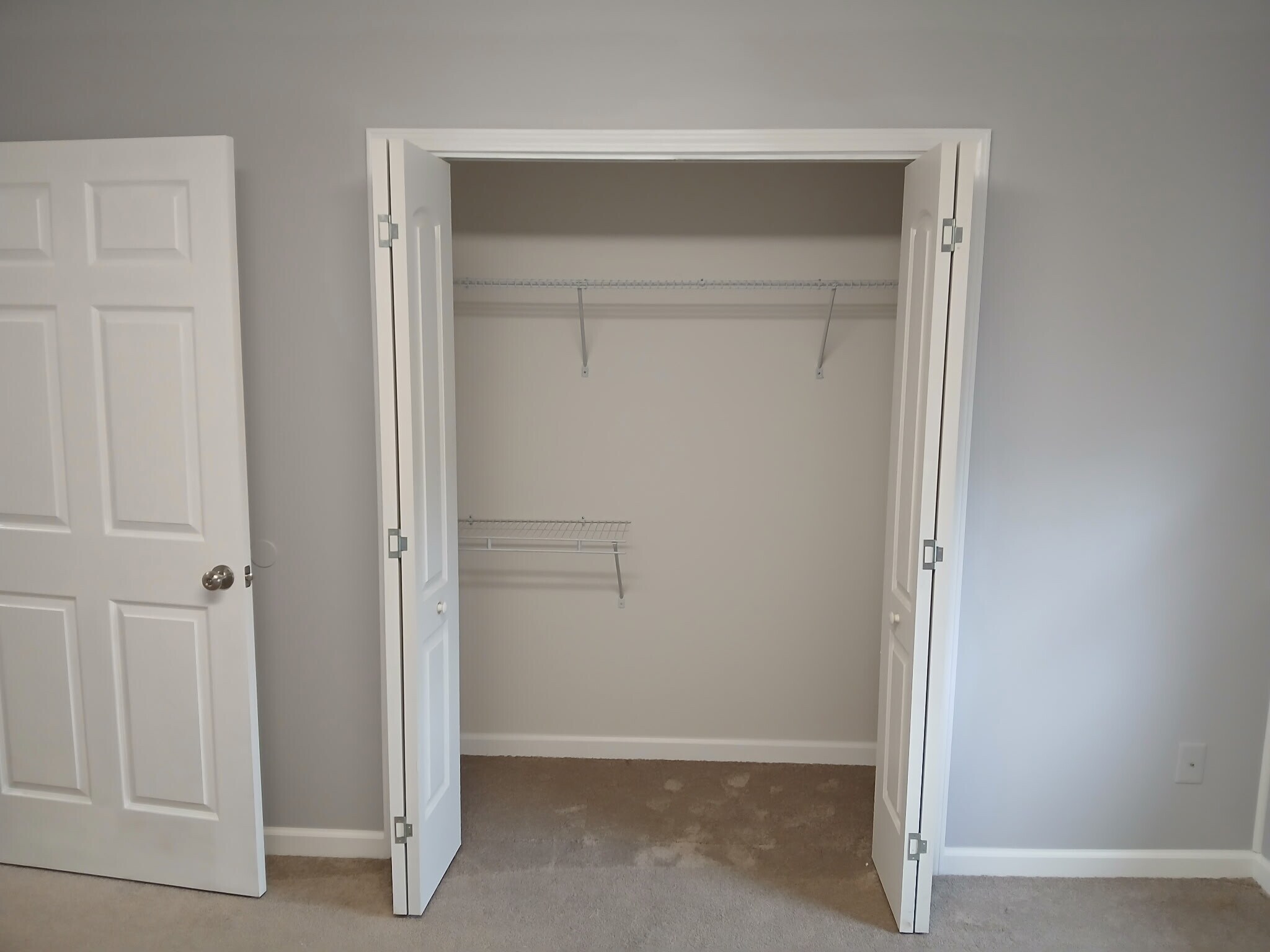 Building Photo - 916 Millis Ave