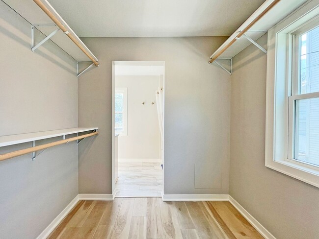 Building Photo - All New From Top To Toe, Gorgeous Home with Stunning Kitchen, Primary Suite, Family Room & More!