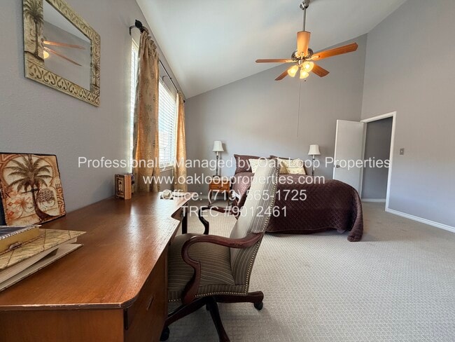 Building Photo - 726 Country Pl Dr