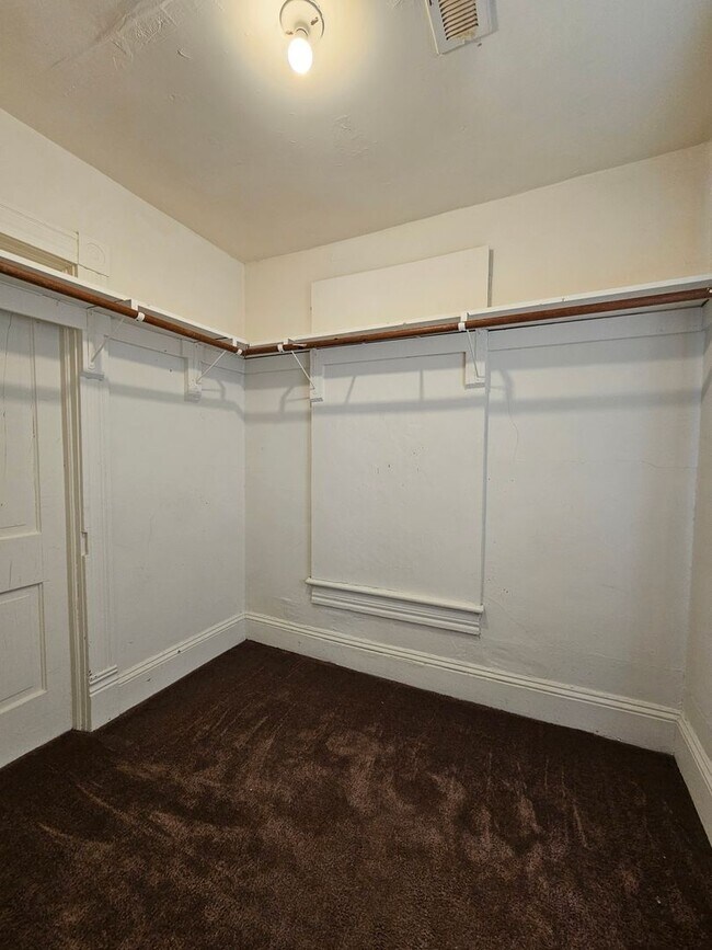 Building Photo - 3408 Bainbridge Blvd