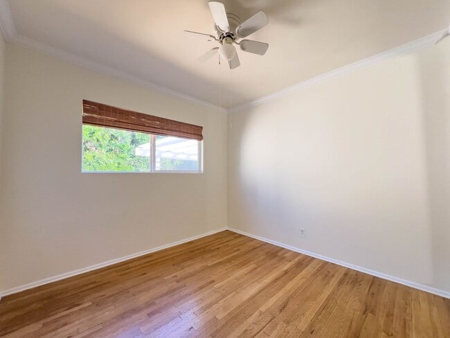 Building Photo - Spacious 3BR Home near Lake Balboa!