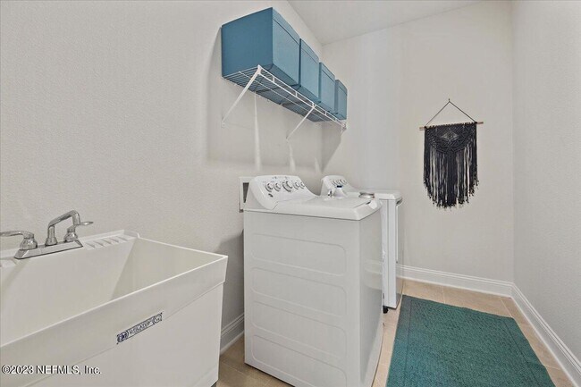 Building Photo - 80 Skycrest Ln