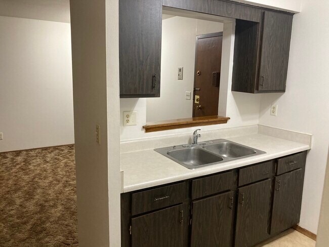 Building Photo - 10628 W Bobolink Ave