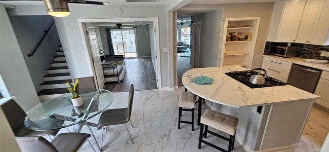 Building Photo - 1643 Railroad St