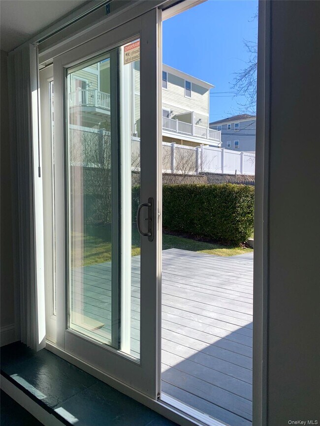 Building Photo - 83 Lake St