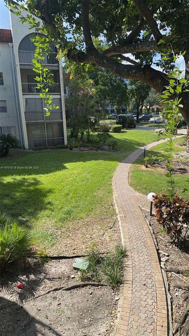 Building Photo - 3300 Spanish Moss Terrace