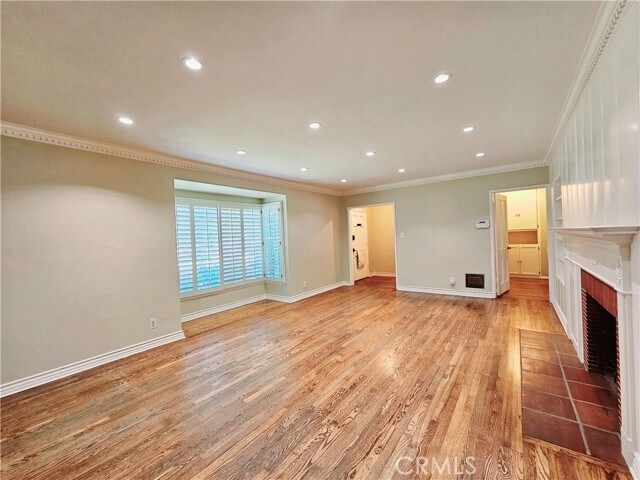 Building Photo - 743 Kerns Ave