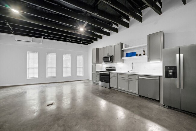 Building Photo - 1103 Dumble St