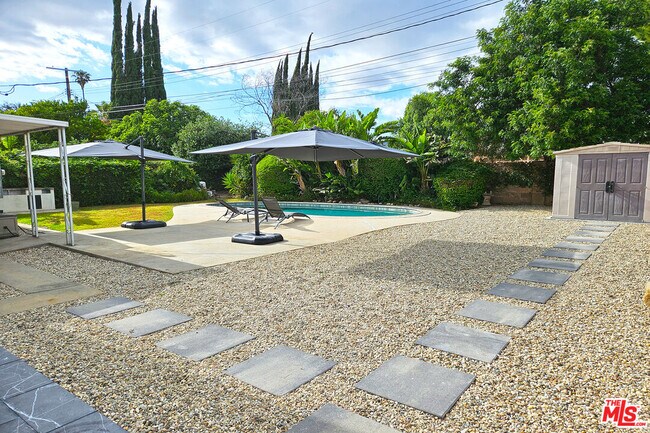Building Photo - 22337 Cantara St