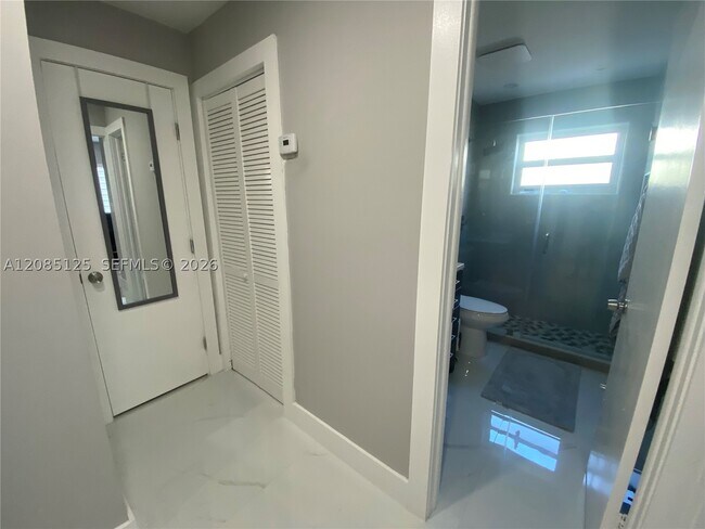 Building Photo - 7010 SW 144th Pl