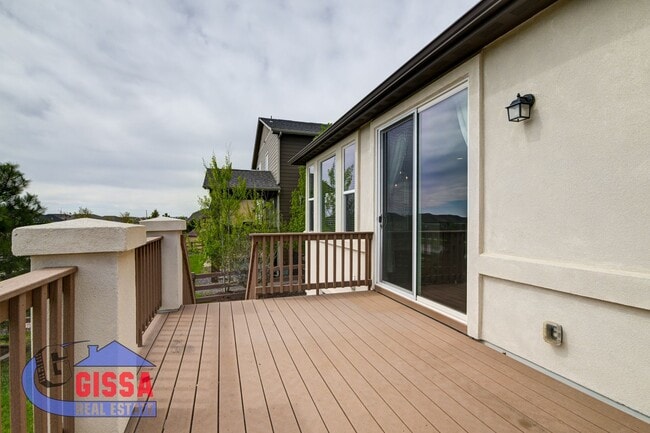 Building Photo - Beautiful home with 5 bedrooms, 4 bathroom...