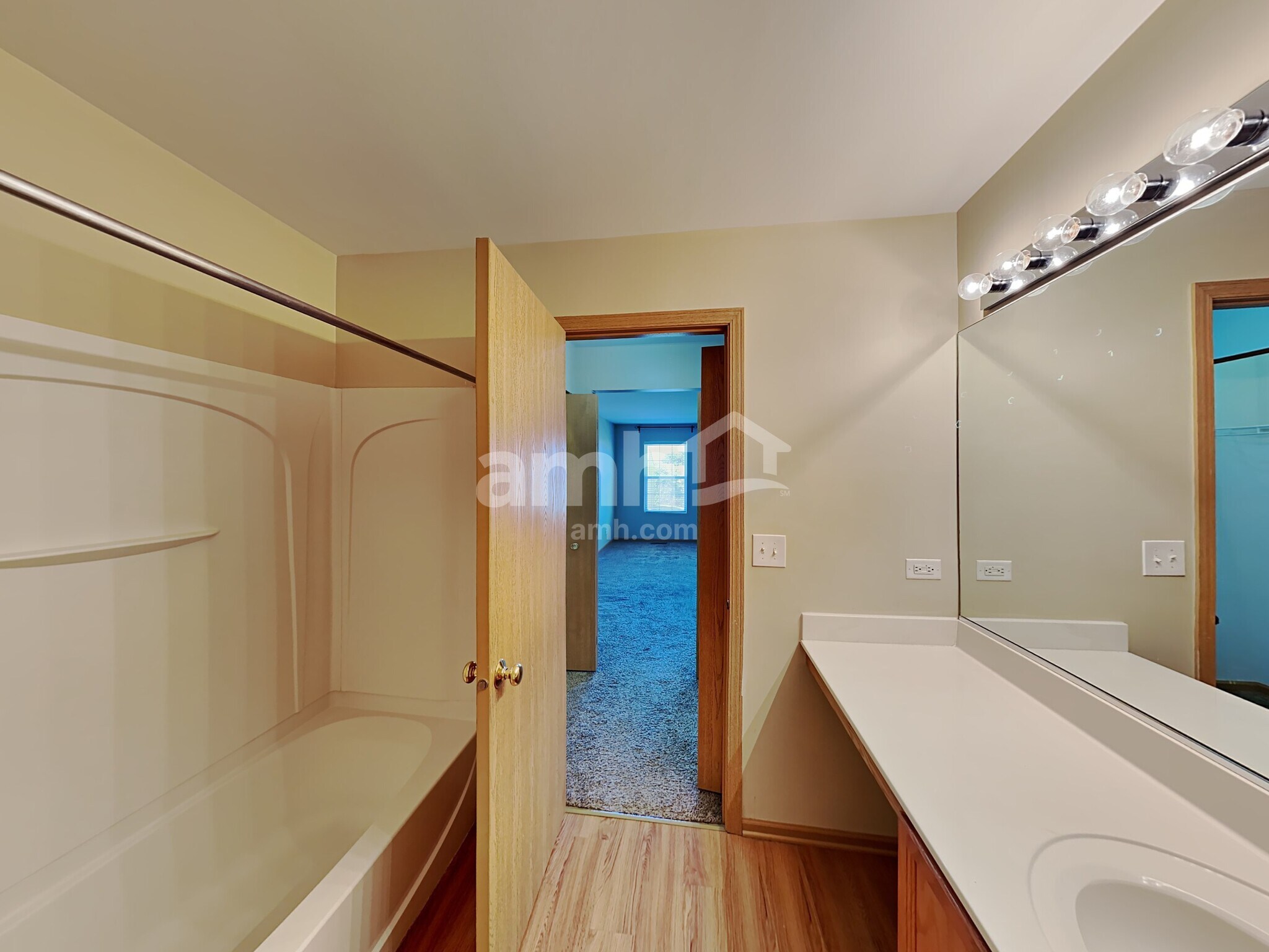 Building Photo - 39861 Waterloo Dr