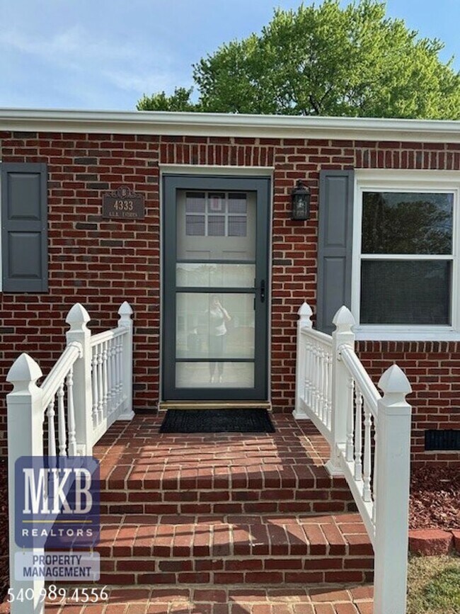 Building Photo - The Perfect 3-Bedroom Ranch-Style House Lo...