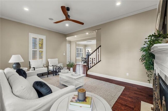 Building Photo - 261 1st St