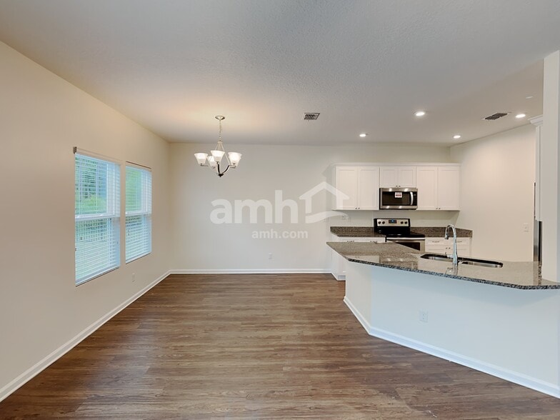 Building Photo - 212 W Jayce Way