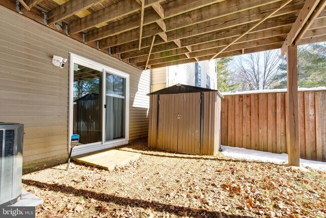Building Photo - 8434 Each Leaf Ct