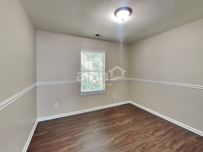 Building Photo - 8638 Flowers Court