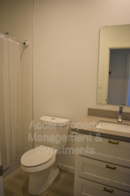 Building Photo - 2120 Datepalm Ave