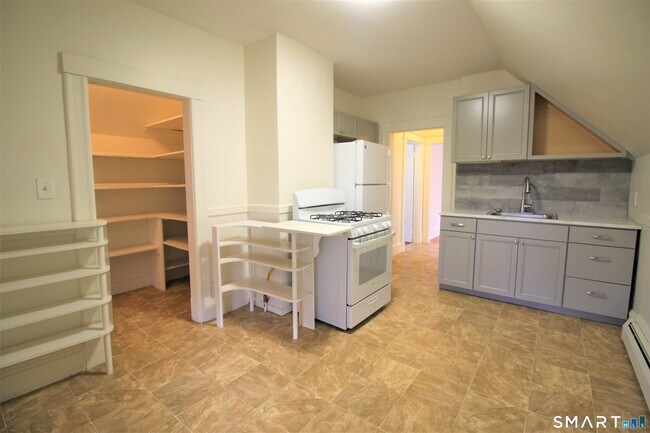 Building Photo - 19 Nesbit Ave