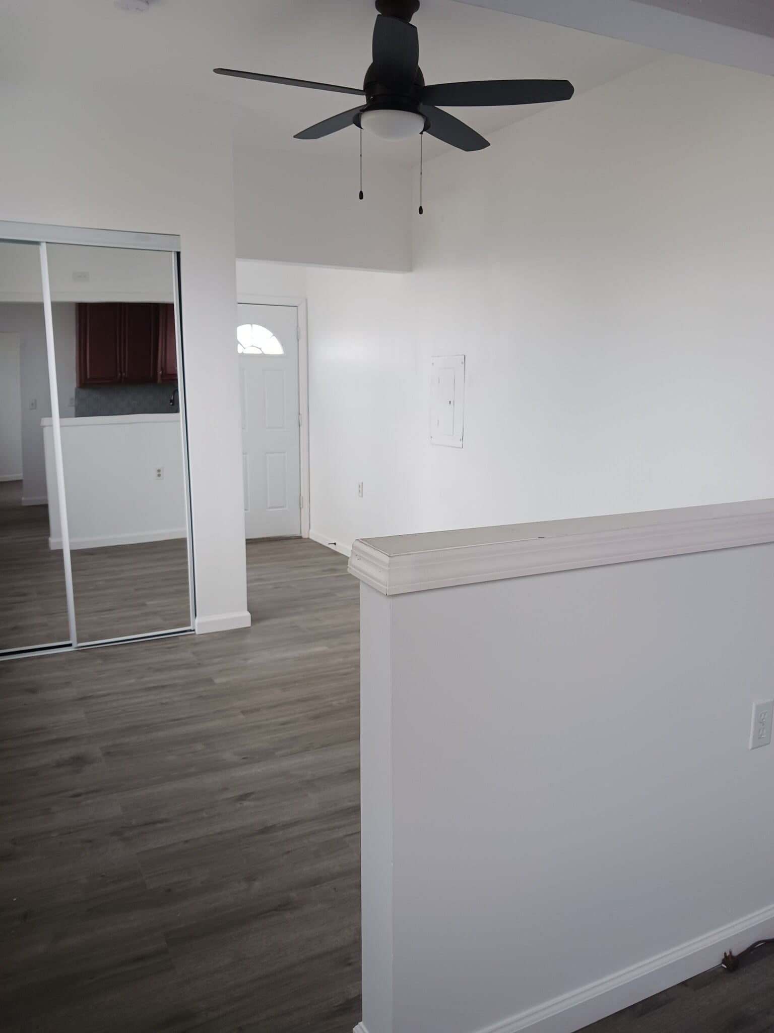 Livingroom - 32 Bay Ave